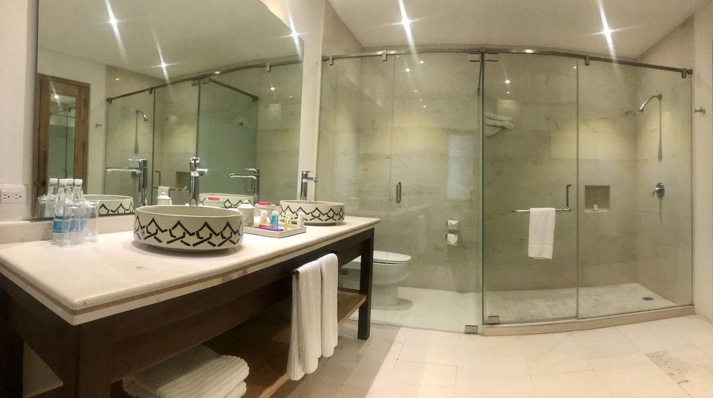 Hotel Boutique Casareyna Puebla Exterior foto Bathroom at the hotel