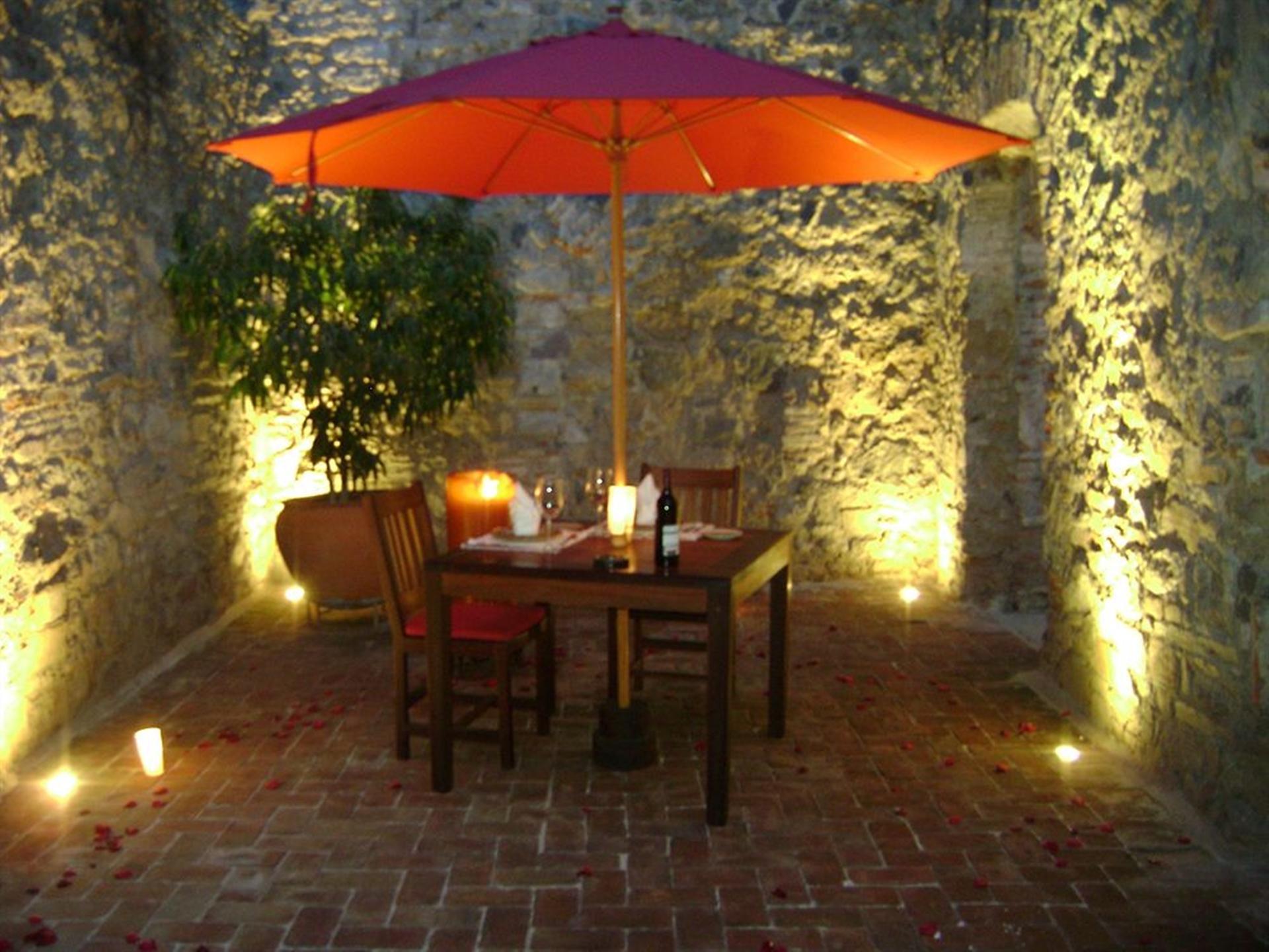 Hotel Boutique Casareyna Puebla Exterior foto The restaurant's patio